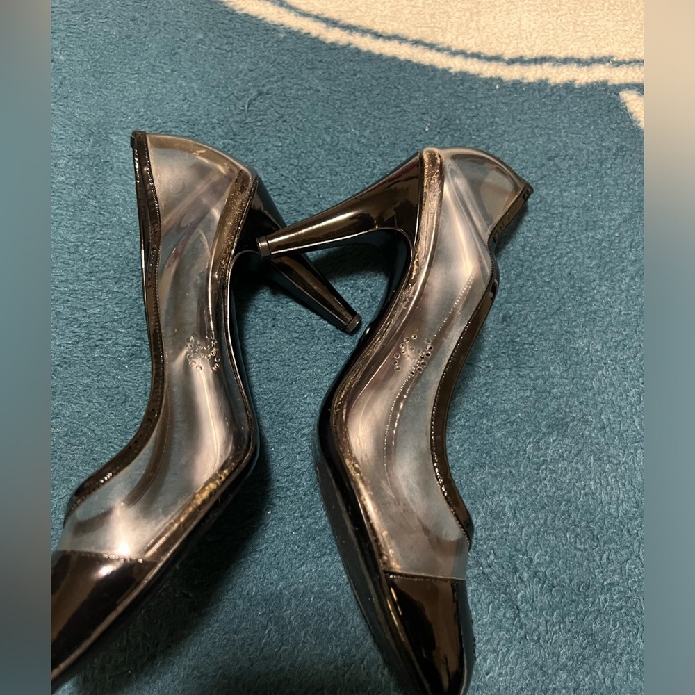 Chanel clear pvc black patent pumps. CC logo size 38 US 7.5 - Picture 3 of 9
